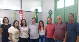 Prefeito se reúne com comissão representante dos pais da Escola Meridional e Comissão de Educação da Câmara Municipal