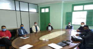 Prefeito recebe comissão de Pastores Evangélicos na prefeitura