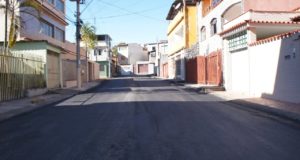 Prefeitura realiza serviço de pavimentação em diversos pontos da cidade