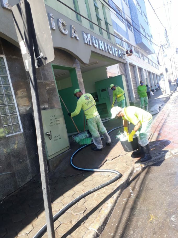 Limpeza e desinfecção de locais públicos estão sendo realizadas diariamente em Lafaiete