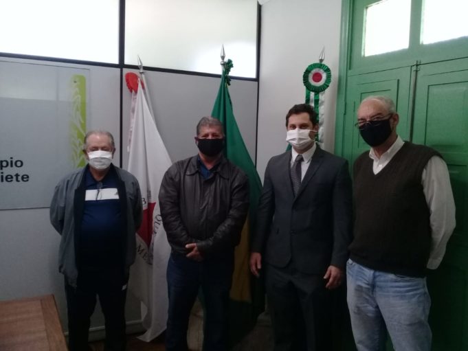 Prefeito recebe novo Delegado Regional de Polícia Civil