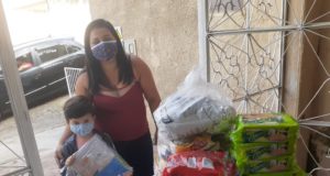 Semed entrega kits de alimentação escolar para alunos da rede municipal de ensino