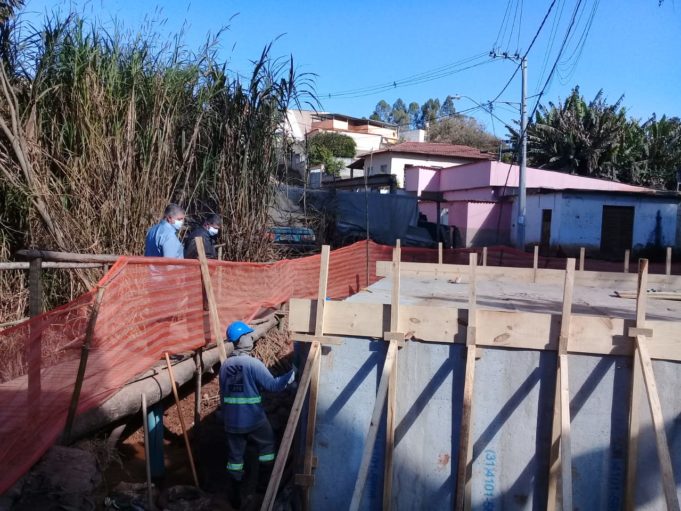 Prefeito e Vice acompanham a execução de obras que entram em fase de conclusão