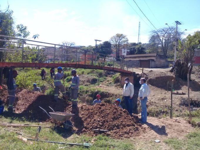Prefeito faz visita a obras em andamento no município