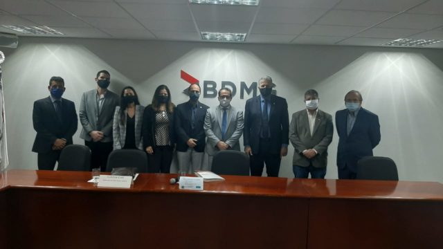 PREFEITO E DEPUTADO GLAYCON FRANCO REFORÇAM EM REUNIÃO A IMPORTÂNCIA DE UMA UNIDADE DO SENAI EM LAFAIETE.