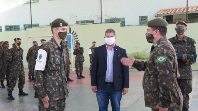 Prefeito Mário Marcus participa da formatura de mais uma turma de atiradores no TG