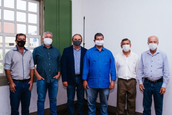 Prefeito Mário Marcus recebe prefeitos da região