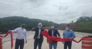 Prefeito participa de inauguração do viaduto da Scof