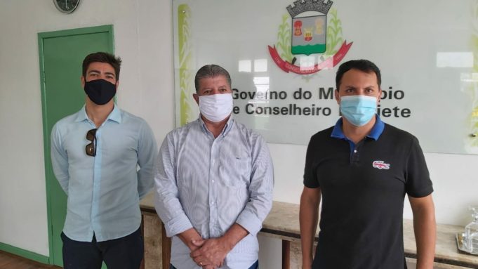 Prefeito recebe Diretor da FDCL e confirma continuidade de parceria entre as Instituições