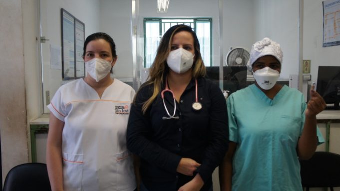 Profissionais de saúde são os primeiros a receberem a vacina contra a Covid-19 em Lafaiete.