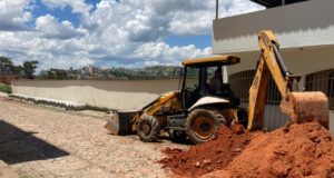 Prefeitura realiza diversas obras de rede pluvial em vários bairros.