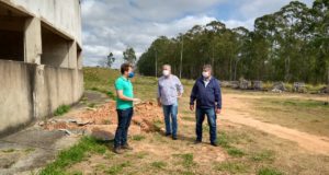 Obra do Hospital Regional de Conselheiro Lafaiete recebe visita do governo municipal