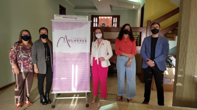 Secretária e Vereadora realizam visita técnica a consórcio em Belo Horizonte