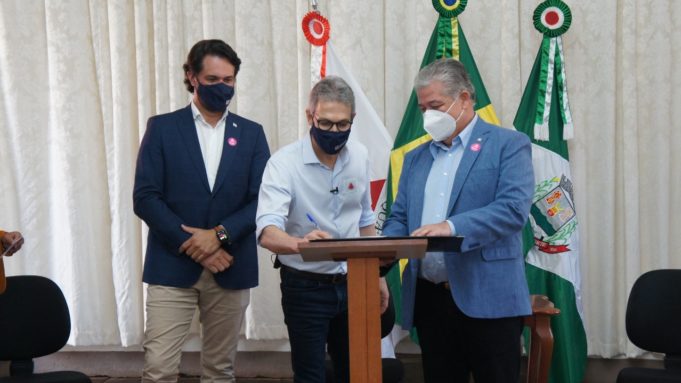 Lafaiete adere ao Programa Minas Livre para Crescer e institui decreto de liberdade econômica