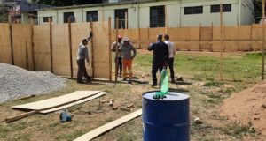 Diversas obras estão em andamento em Lafaiete Prefeito e Secretario em visita a obra