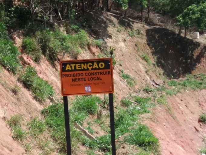 DEFESA CIVIL DE LAFAIETE INICIA SINALIZAÇÃO DE ÁREAS DE RISCO