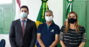 Administração municipal solicita agilidade em emplacamento de veículos de transporte