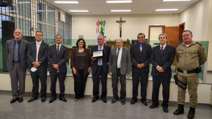 Em comemoração ao Dia da Justiça, Prefeito participa de solenidade no Poder Judiciário em Lafaiete