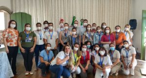 Enfermeiros e técnicos de enfermagem recebem homenagem