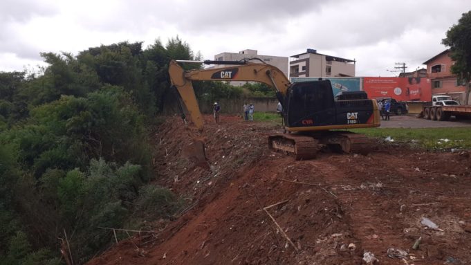 Prefeitura inicia obra de contenção da Rua Barão de Suaçuí