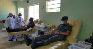 Voluntários do TG fazem doação de sangue no PACE