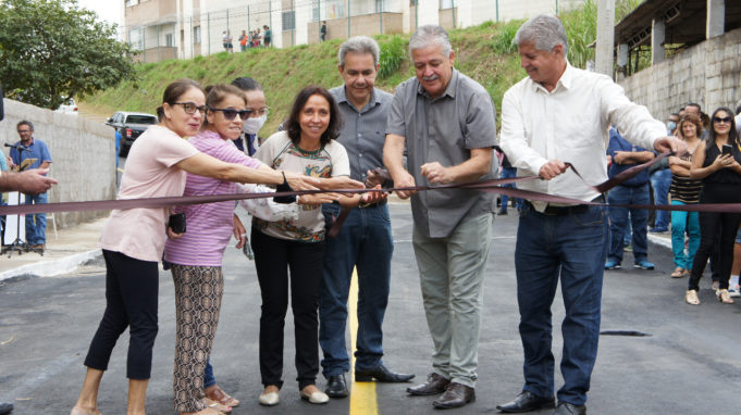 Prefeitura inaugurou nesta sexta-feira a Ponte da Rua Josefina Martins totalizando cinco novas pontes entregues à população