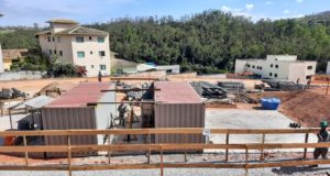 Secretário de Educação e Diretora da Escola Meridional visitam obras da nova escola