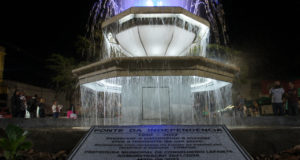 Fonte da Independência é inaugurada com grande festa na Praça Tiradentes