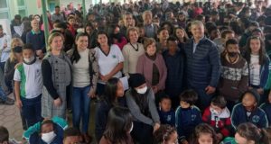 Escola Nilce Moreira recebe momento cívico