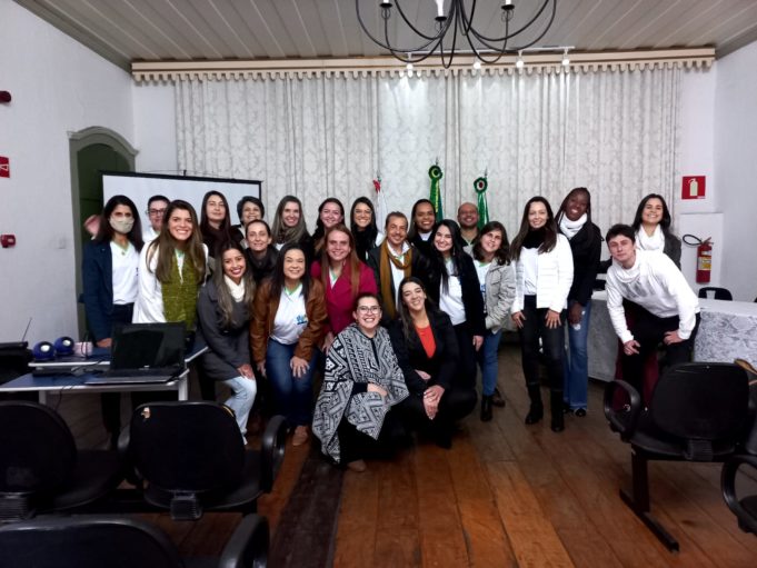 EMMAP LAFAIETE APRESENTA RELATÓRIO SOBRE ATENÇÃO PRIMÁRIA EM SAÚDE