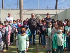 Momento cívico é realizado na Escola Pedro Resende