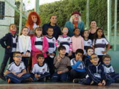 Dedé Santana visita escola municipal e centro cultural