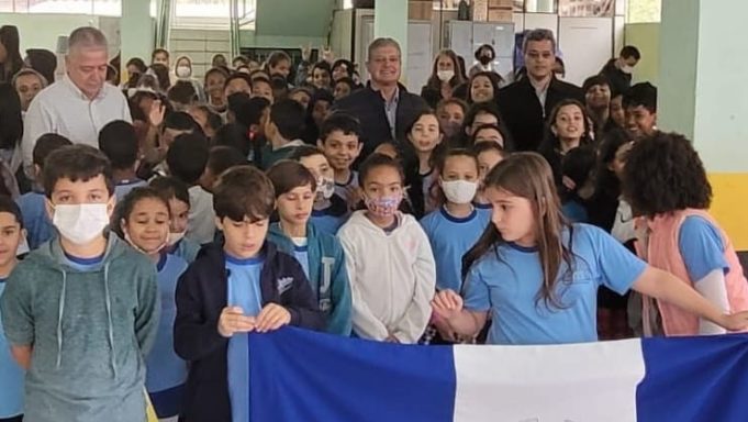 O momento cívico aconteceu na Escola Municipal “Marechal Deodoro da Fonseca” nesta semana