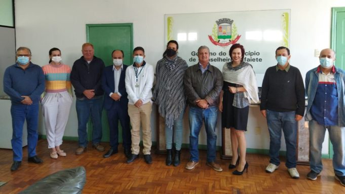 Em reunião, prefeitura e hospitais abordam regulação da assistência hospitalar