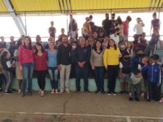 CAIC HOMENAGEIA SERVIDORES PELOS 25 ANOS DE TRABALHO NA ESCOLA