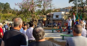 Prefeitura entregou academia e praça revitalizada no Bairro Jardim do Sol