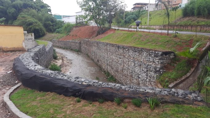 Prefeitura entrega gabião no Bairro Gigante