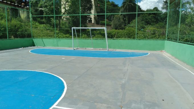 Bairro JK recebe reforma da quadra esportiva