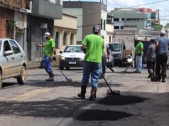 Prefeitura realiza Operação tapa-buracos por toda a cidade