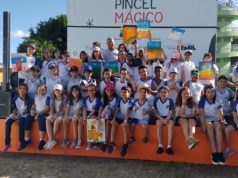 Crianças aprendem e se divertem em projeto artístico e cultural