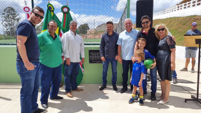 Prefeitura inaugura quadra no bairro São José