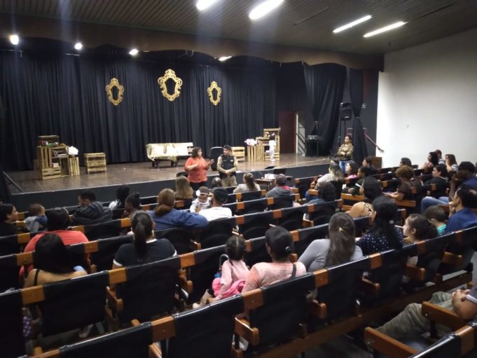 Educação e Policia Militar realizam encontro de pais com o tema segurança das crianças nas creches.