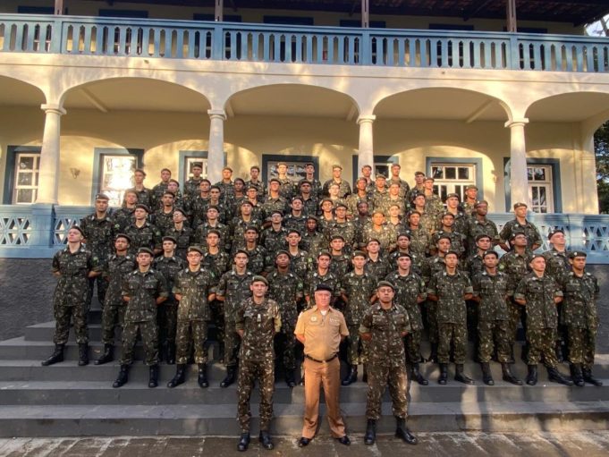 O Tiro de Guerra 04-032 realizou atividades em comemoração ao Dia do Exército