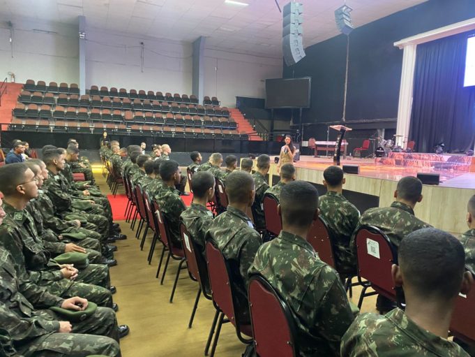 O Tiro de Guerra 04-032 participou de palestra sobre preservação da vida e saúde mental