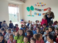 Secretaria de Educação lança projeto de incentivo à leitura. Prefeito participou da entrega dos primeiros kits de leitura