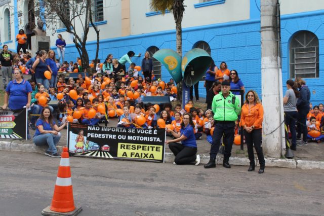 Centro Municipal de Educação Infantil promove Blitz Educativa