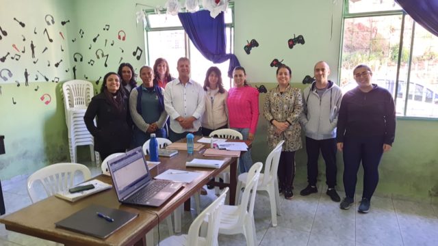 Prefeito realiza visita ao Caps Infantil