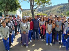 Momento cívico acontece na Escola Arnaldo Rodrigues Pereira