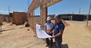 AVANÇAM OBRAS DA UPA 24H QUE IRÁ SUBSTITUIR ATUAL POLICLÍNICA