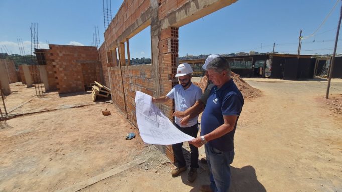 AVANÇAM OBRAS DA UPA 24H QUE IRÁ SUBSTITUIR ATUAL POLICLÍNICA